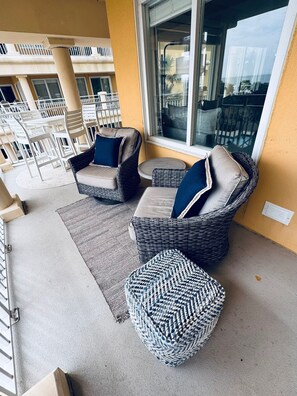 Terrace/patio - Loggerhead Villa, Land transport, 4 passenger golf cart included!  (Daufuskie Island)