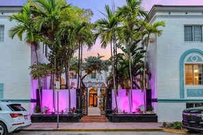 Exterior detail - Hotel Harrison On The Beach (Miami Beach)