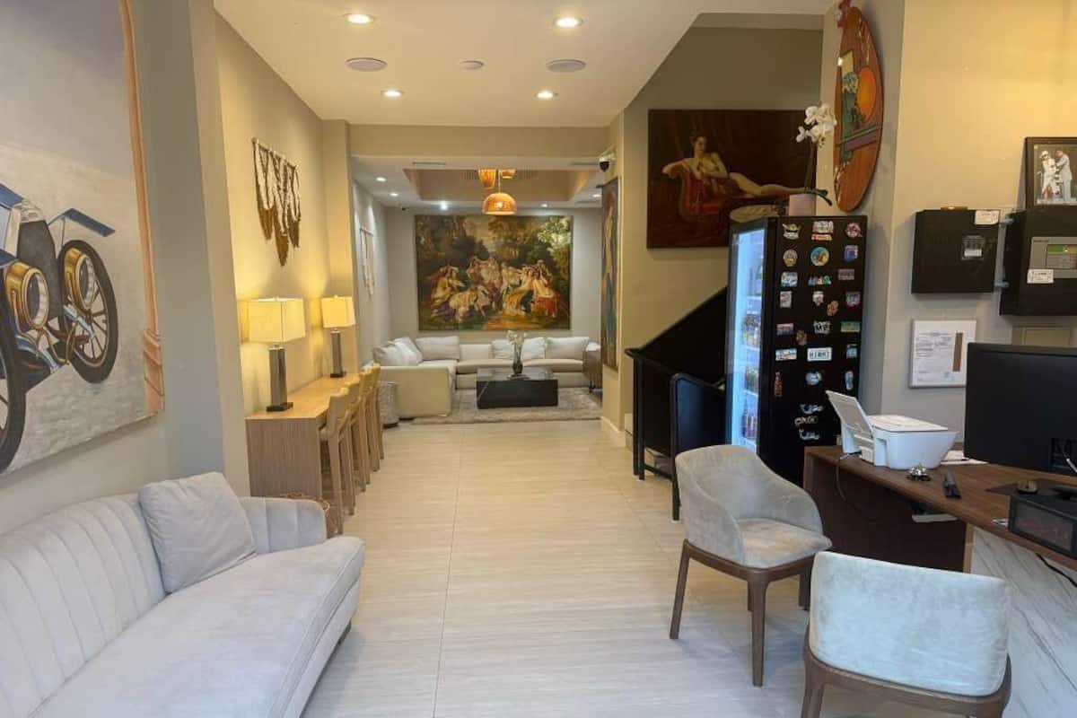 Standard Quadruple Room | Lobby