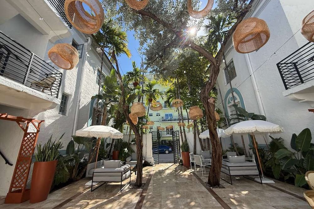 Hotel Harrison By Renzi On The Beach