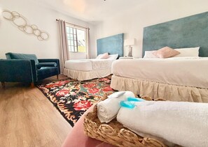 Chambre quadruple Prestige | Accès au Wi-Fi (inclus)