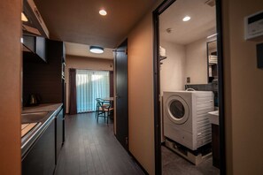 遮光布/窗簾、熨斗/熨衣板