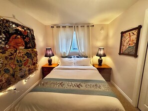 Strykjärn/strykbräda, wi-fi och sängkläder