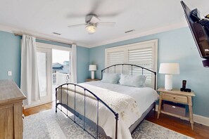 7 bedrooms, iron/ironing board, free WiFi, bed sheets