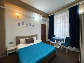 Hypo-allergenic bedding, minibar, in-room safe, desk - Best Center Nizami Hotel (Baku)