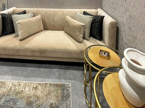 TV - Oasis Boutique - UK51036 (Bowness-on-Windermere)