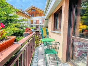 Outdoor dining - Ein-Zimmer-Wohnung 2 Personen Villa Frejus by Interhome (Bardonecchia)