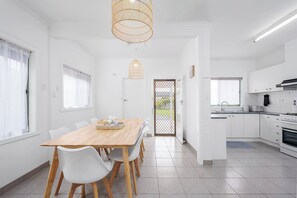 Dining - Dromana House | 300m to Beach | Big Backyard (Dromana)