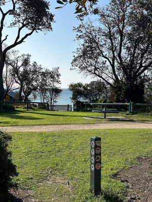 Property grounds - Dromana House | 300m to Beach | Big Backyard (Dromana)