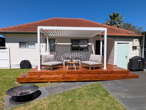 Terrace/patio - Dromana House | 300m to Beach | Big Backyard (Dromana)