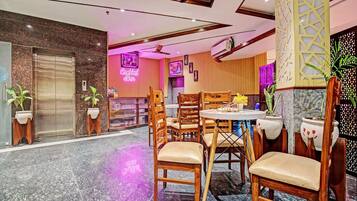 House | Tempat makan