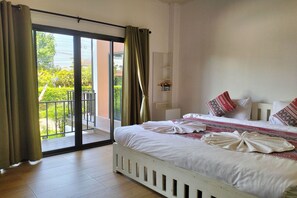 Habitación doble superior, 1 cama de matrimonio grande | Escritorio y espacio para trabajar con un portátil