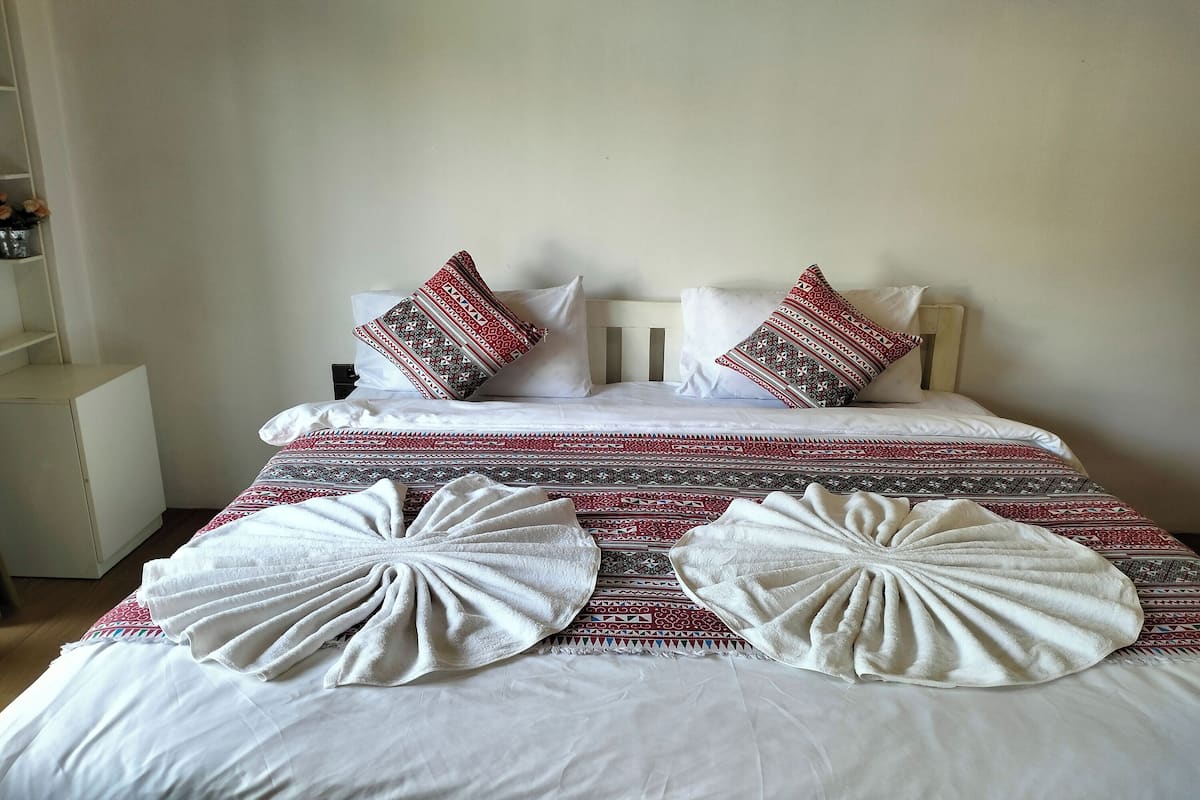 Superior Double Room, 1 King Bed | Desk, laptop workspace