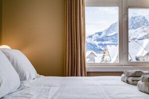 2 chambres, fer et planche à repasser, Wi-Fi gratuit, draps fournis