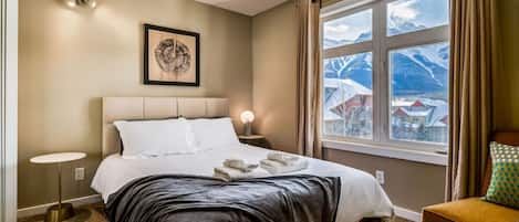 2 室のベッドルーム、アイロン / アイロン台、WiFi (無料)、ベッドシーツ