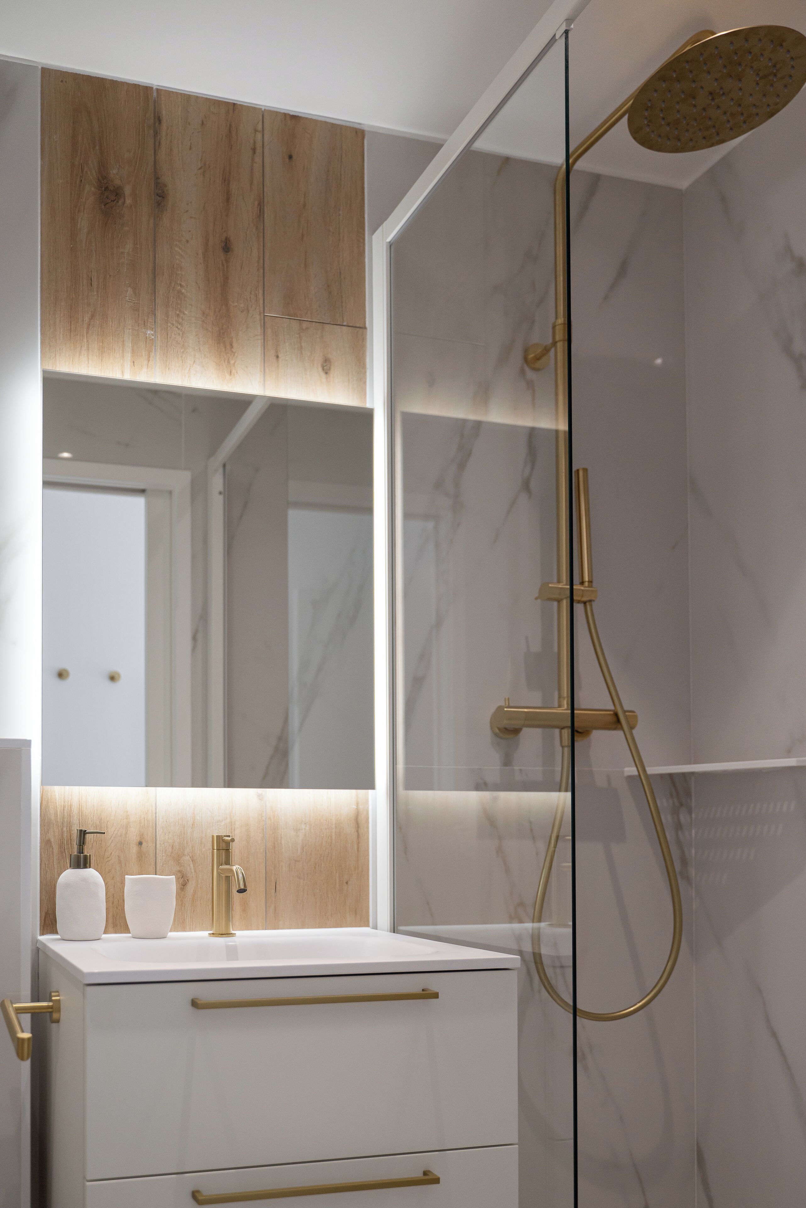 Dusche, Haartrockner, Bidet, Handtücher