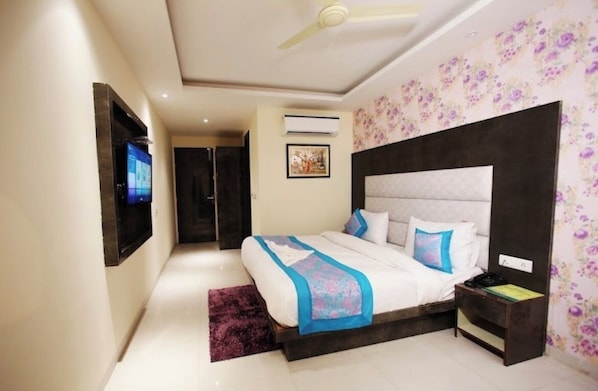 Deluxe Double Room | Free WiFi - Hotel Bliss Inn (New Delhi)