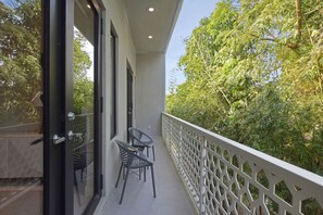 Property grounds - Modern 2BR  Steps to Beach Gated Community w/Gym (Nassau)