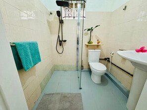 Bruser, håndklæder, Sæbe, Toiletpapir