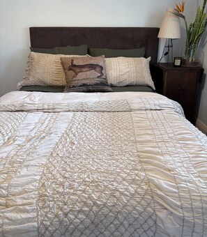 2 bedrooms, iron/ironing board, WiFi, bed sheets - Bespoke weekend cottage (Glenfield)