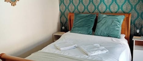 4 室のベッドルーム、アイロン / アイロン台、インターネット、ベッドシーツ