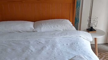 4 soveværelser, strygejern/strygebræt, internetforbindelse, sengetøj