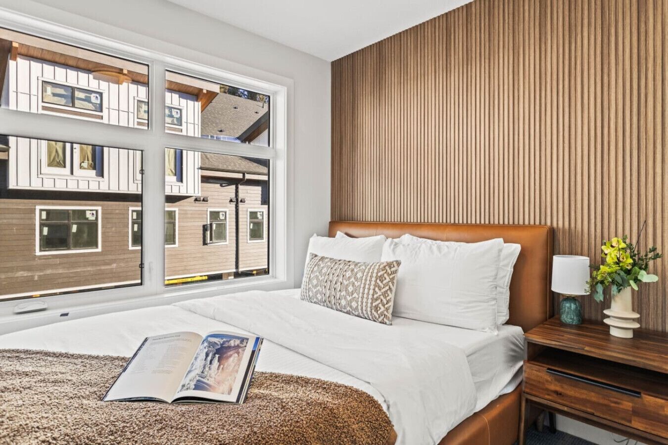 3 slaapkamers, een strijkplank/strijkijzer, gratis wifi, beddengoed