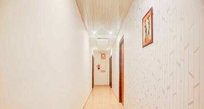 Collection O Chandigarh Road Royal Woods