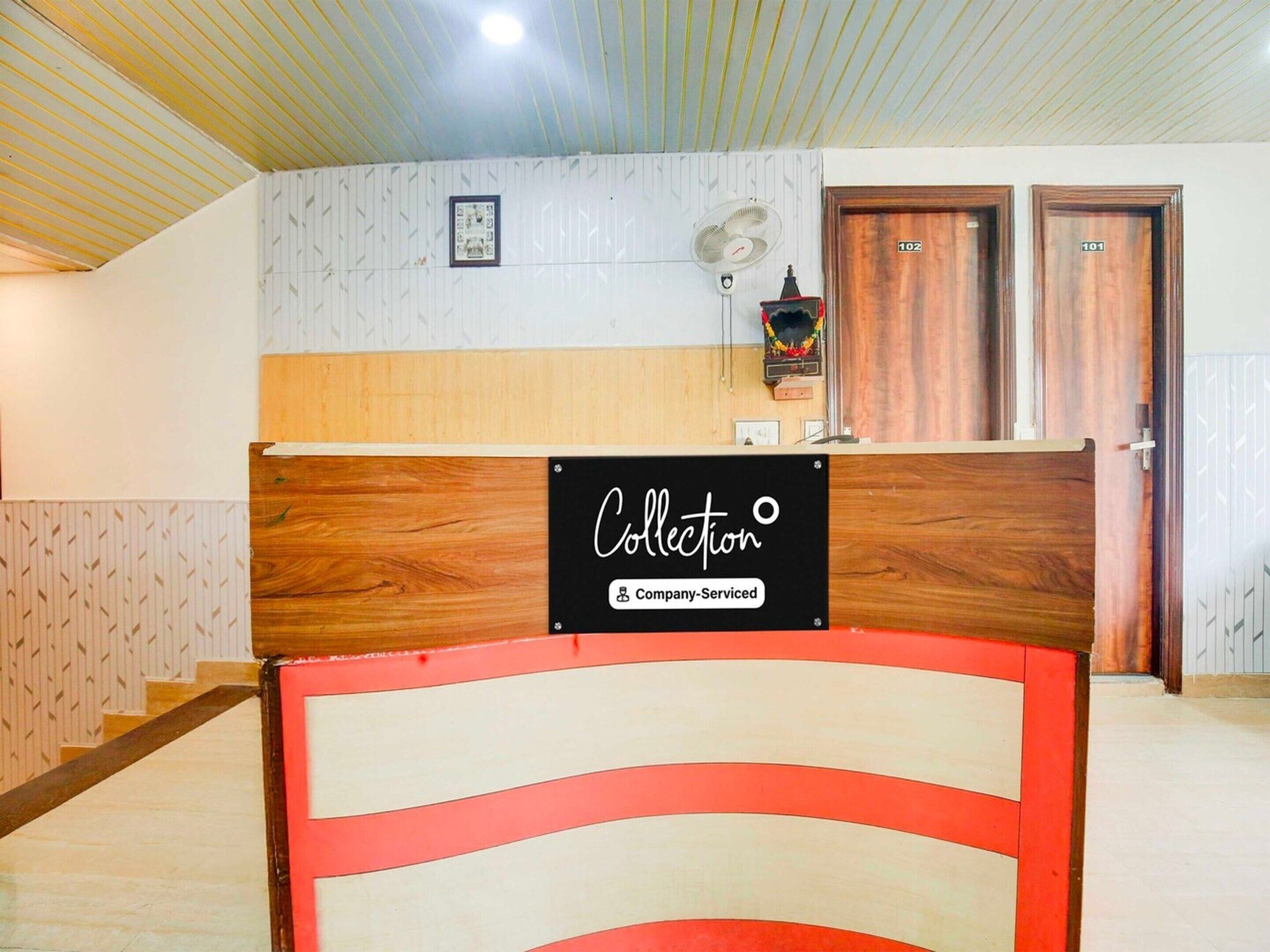 House | Meja sambut tetamu