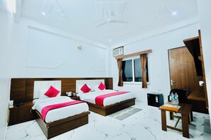 Executive Room, Balcony, Garden View | In-room safe, soundproofing, iron/ironing board, free WiFi - BUDDHA DHAM (Vrindavan)