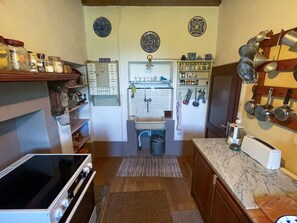 Fridge, cookware/dishes/utensils - Casa Villa Esperanto by Interhome (Mergoscia)