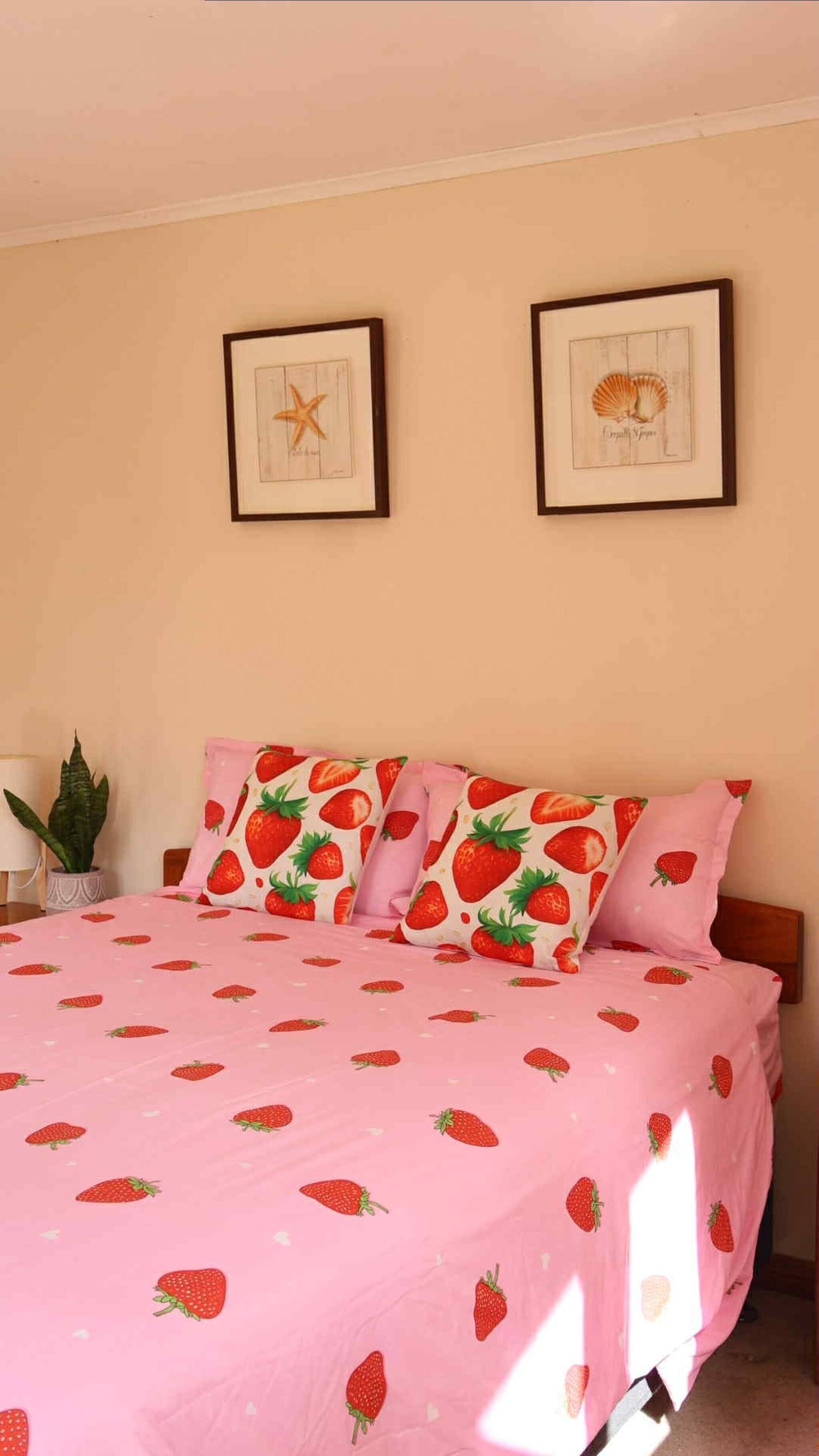 Internet, bed sheets