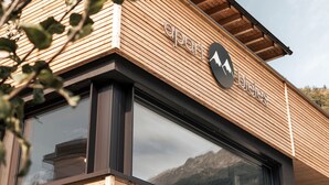 A wooden building with a sign that reads "Oberpart Bieleis". - Apart  Bieles NEU by Interhome (Kauns)
