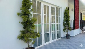 Exterior detail - homely stay with the refined feel of a luxury hotel. Located on the main road (Bir)