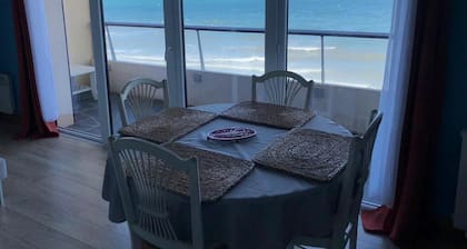 Cabourg face a la mer garage internet included