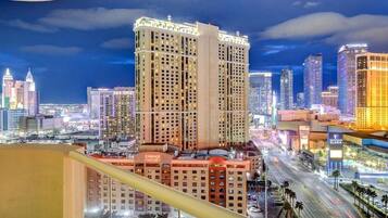 Junior Suite, City View | Property grounds