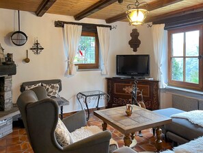 Televisie en een open haard