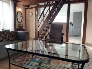 TV, fireplace, DVD player - Fachwerkhaus "Charme by Interhome (Montier en Der)
