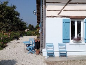 Terrace/patio - Fachwerkhaus "Charme by Interhome (Montier en Der)