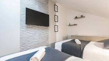 3 bedrooms, iron/ironing board, travel crib, WiFi
