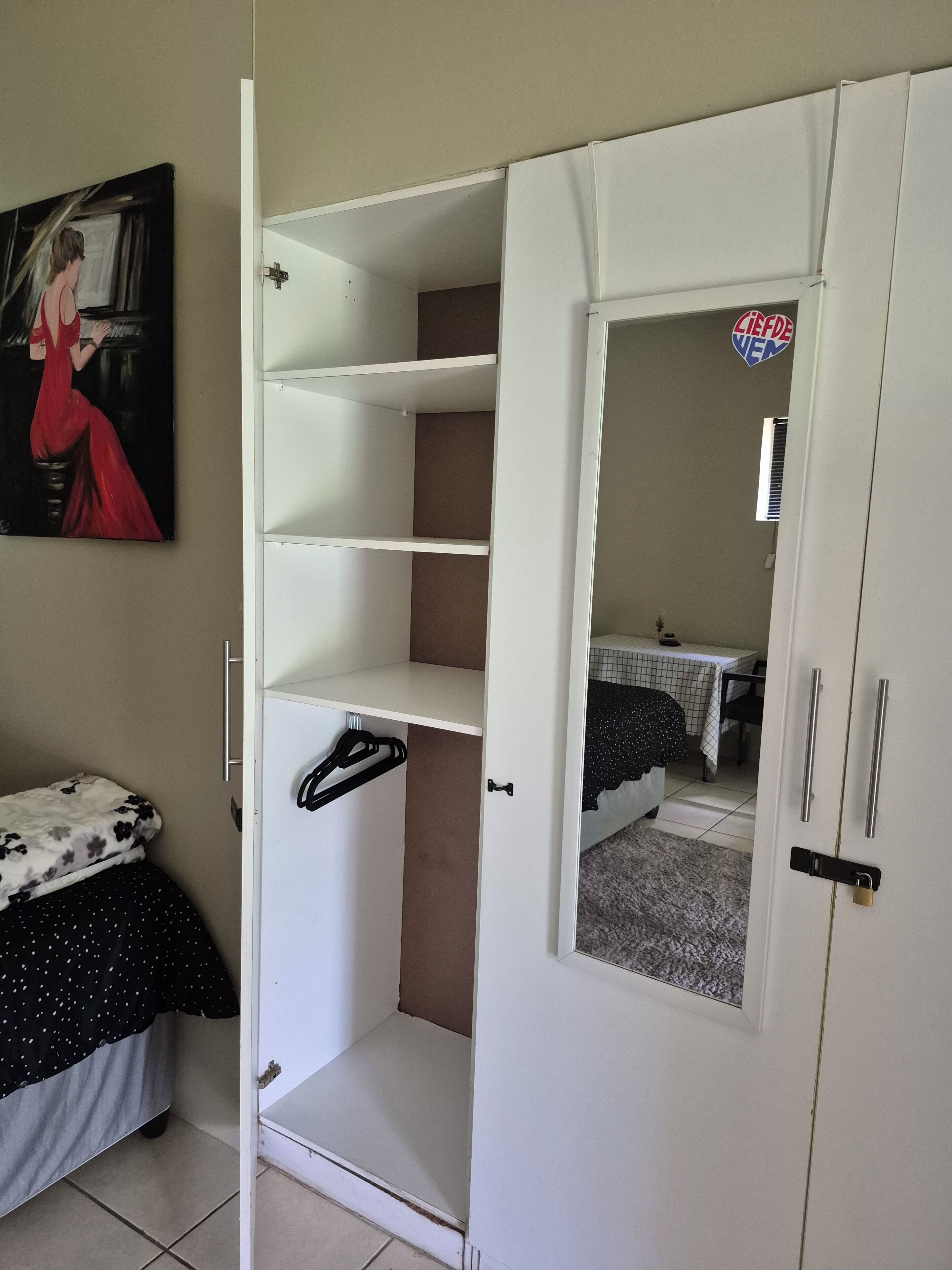 1 slaapkamer, een bureau, een strijkplank/strijkijzer, gratis wifi