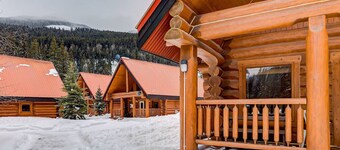 Beautiful Cottage In The Heart Of The Rockies
