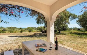 Outdoor dining - Stunning home in Orosei with WiFi (Orosei)