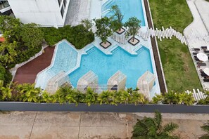Pool - two-bedroom Beachfront at Veranda Residence (Sattahip)