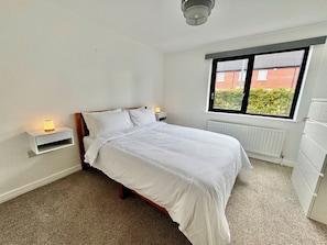 Internet, bed sheets - The Greenway Getaway - 2 King Rooms, Patio & High Speed WiFi (Castlereagh)