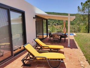 Outdoor dining - Casa do Alfarrobeira für 4 Personen + 1 Kind, mit privatem Pool by Interhome (São Bartolomeu de Messines)