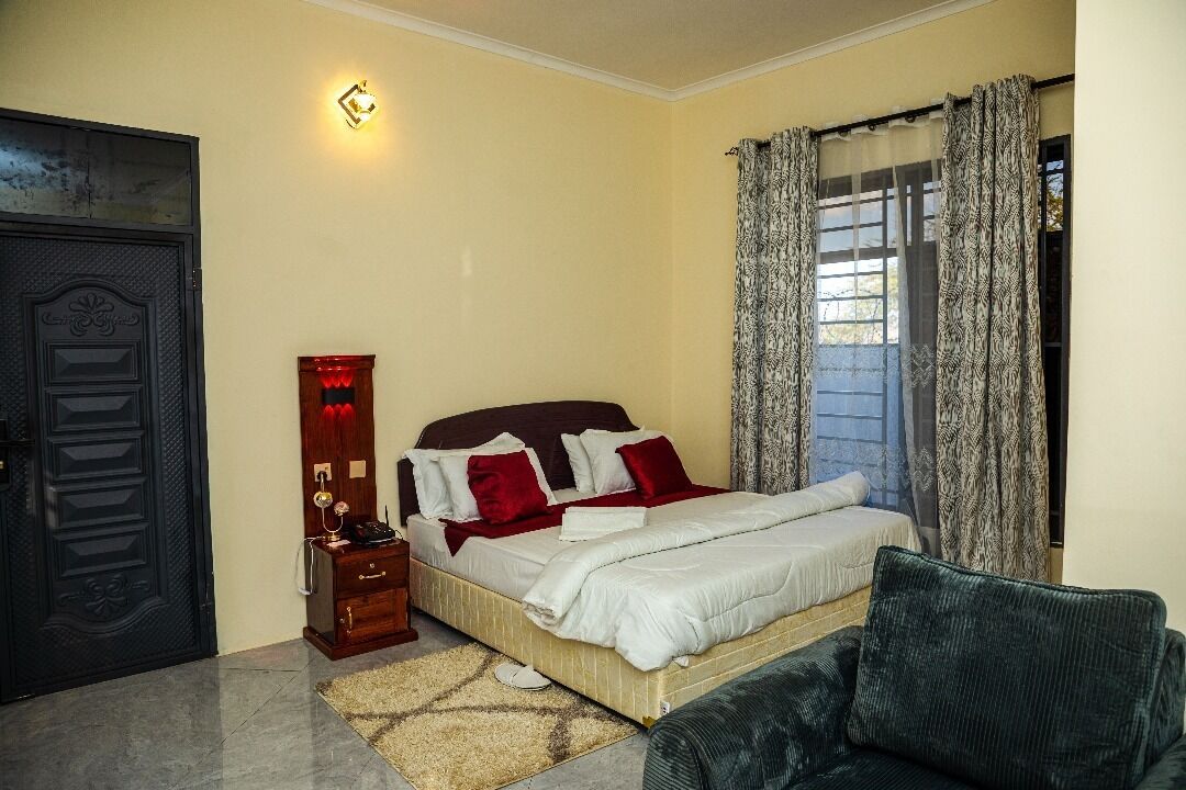 Luxury Single Room, Balcony | In-room safe, desk, laptop workspace, blackout drapes