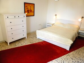 Bedroom - Ferienvilla bei Tropea mit Blick auf das Meer und die liparischen Inseln by Interhome (Capo Vaticano)