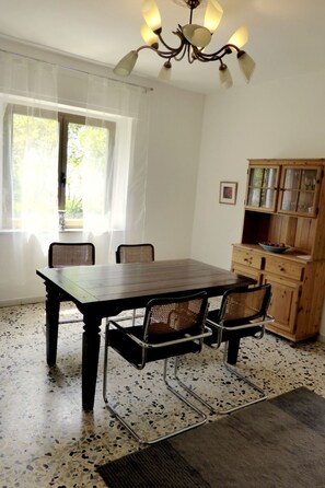 Kitchen / Dining Room - Ferienvilla bei Tropea mit Blick auf das Meer und die liparischen Inseln by Interhome (Capo Vaticano)