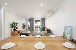 Iron/ironing board, free WiFi - 3 bedroom 3 private bahtroom villa (Bangkok)